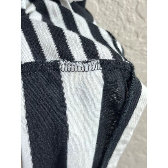 Anthropologie AMO Striped Ruffle Back Short Sleeve Crew Neck Tee Medium B&W - Picture 10 of 11